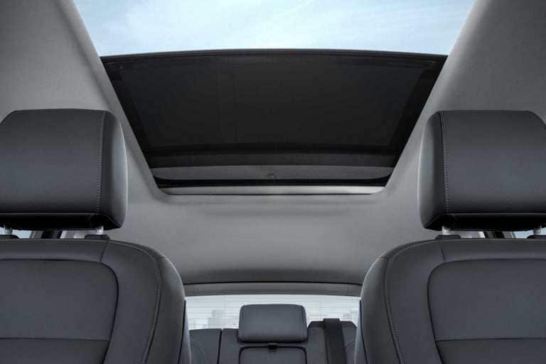 Available Panoramic Vista Roof Available Panoramic Vista Roof