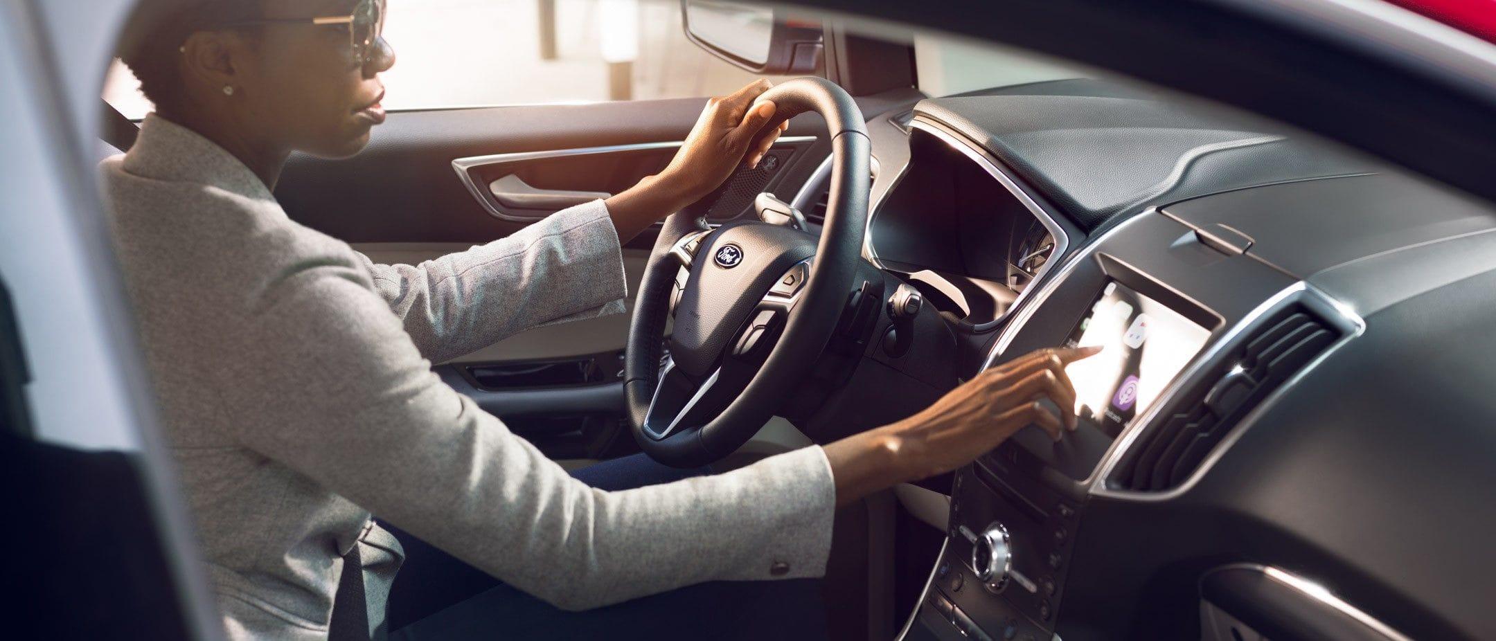 Ford SYNC 390 AppLink with Waze Ford SYNC 390 AppLink with Waze